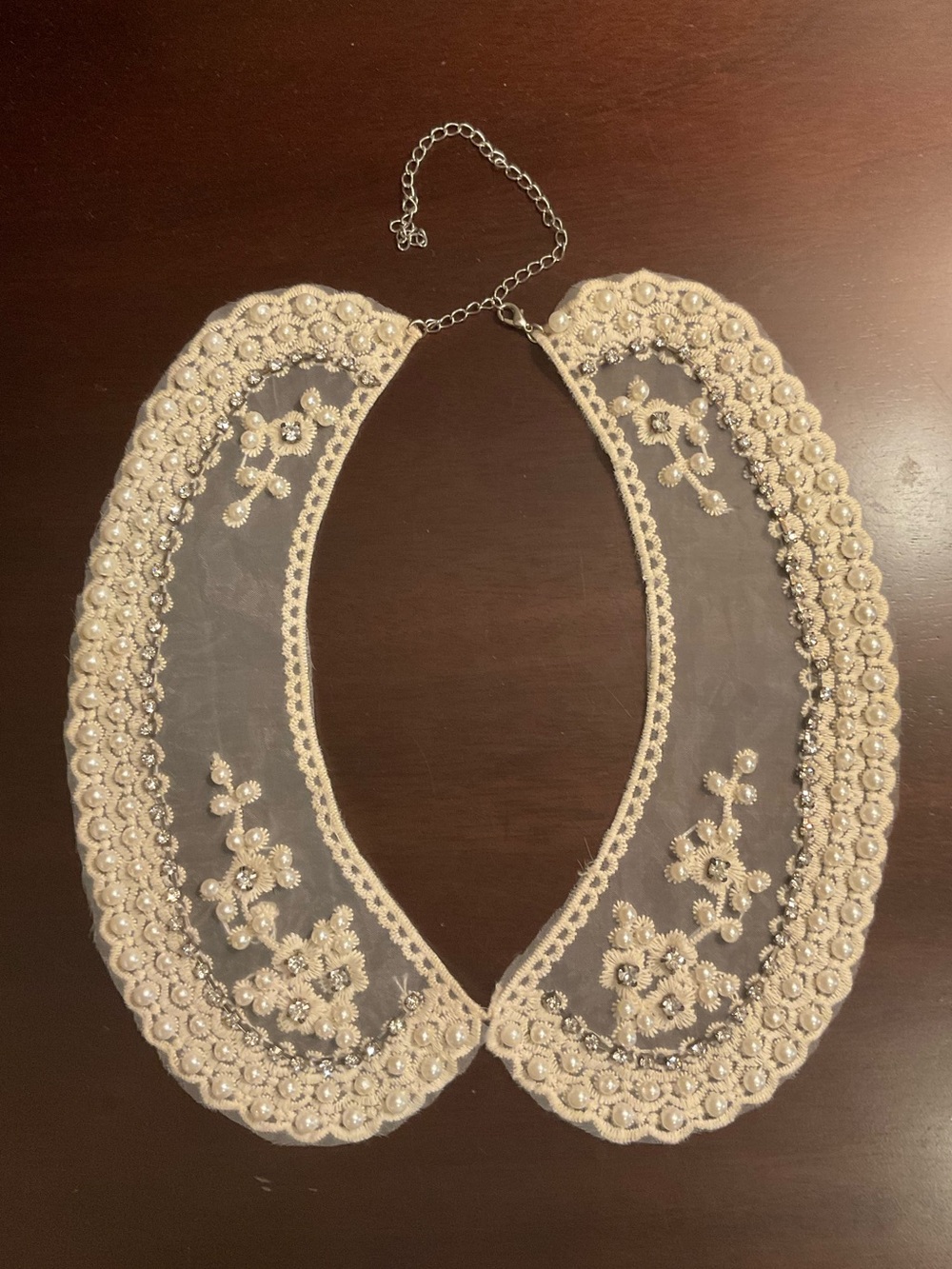 Cream embroidered w/pearl & crystal lace Peter Pan collar vintage